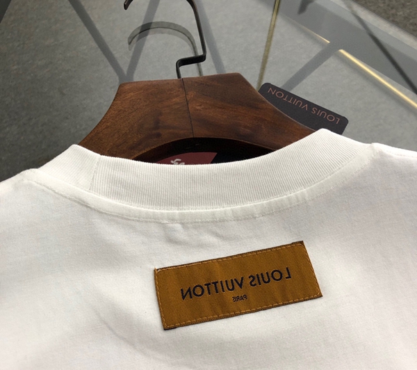 ブランドTシャツ角部分ディテール